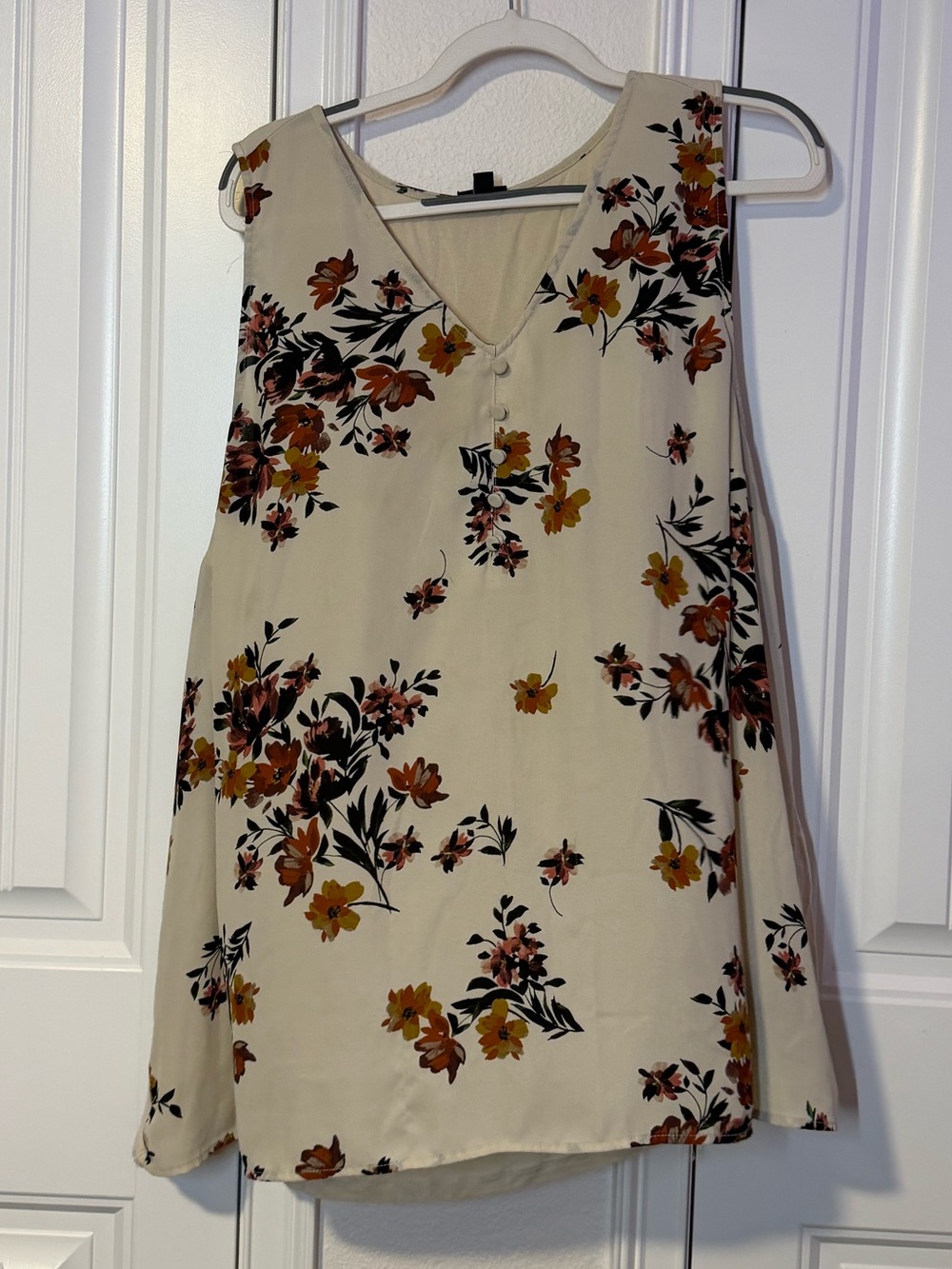 torrid Cream Floral Sleeveless V-Neck Top